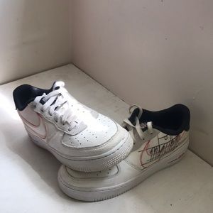 Air Force 1 “Script Swoosh”:Size 6 in men.